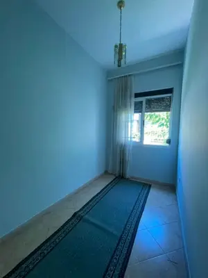 Shtëpi private 3+1 me qera në Markata Fruta Perimeve & Bylmet, Durrës, 119 m². Foto 2 nga 12