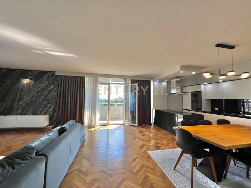 Apartment 2+1 for rent in Plazh Iliria, Durrës, 200 m²