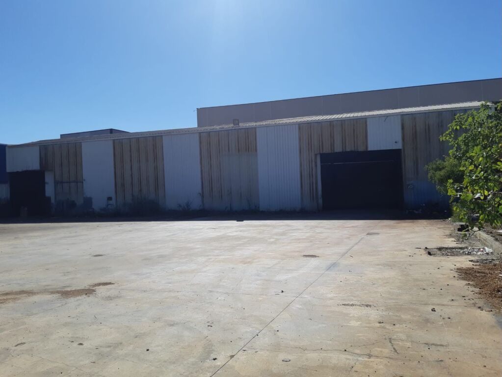 Magazinë me qera në Vore, Vore, Vorë, 1 200 m². Foto 1 nga 5