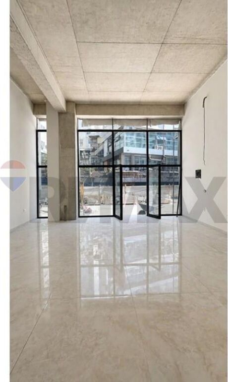 Negozio in affitto a Zogu i Zi, Tirana, 50 m². Foto 1 di 3