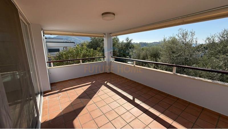 Vilë 4+1 me qera në Long Hill Residence, Tiranë, 475 m². Foto 2 nga 4