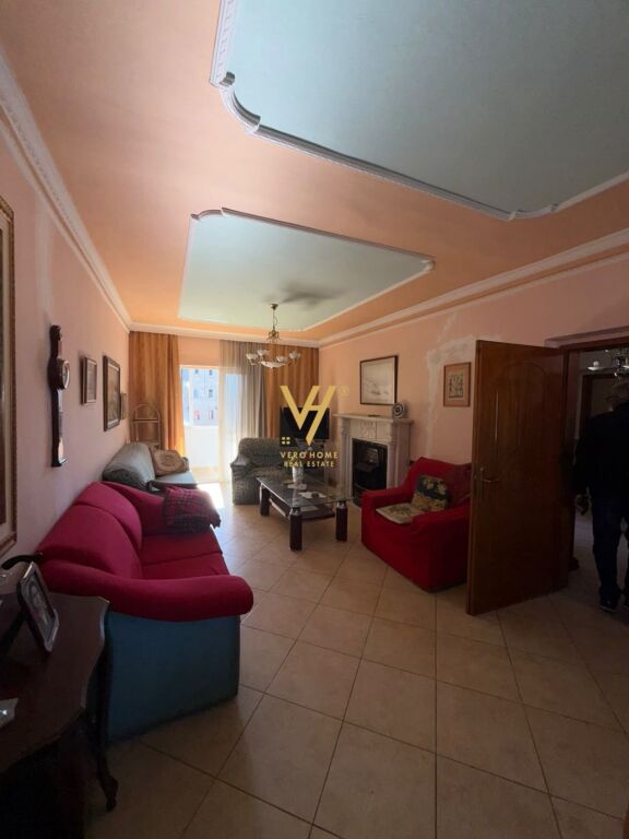 Apartament 2+1 në shitje në Oxhaku, Tiranë, 90 m². Foto 1 nga 3
