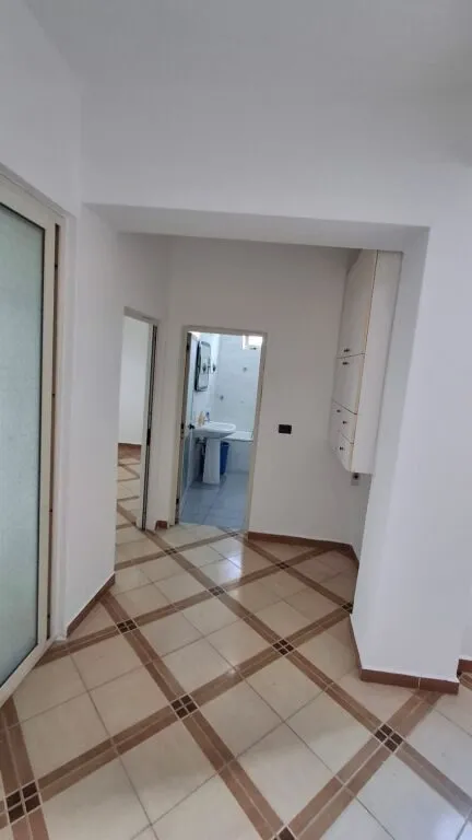 Appartamento 2+1 in affitto a Rruga Abaz Çelkupa, Durazzo, 87 m². Foto 1 di 7