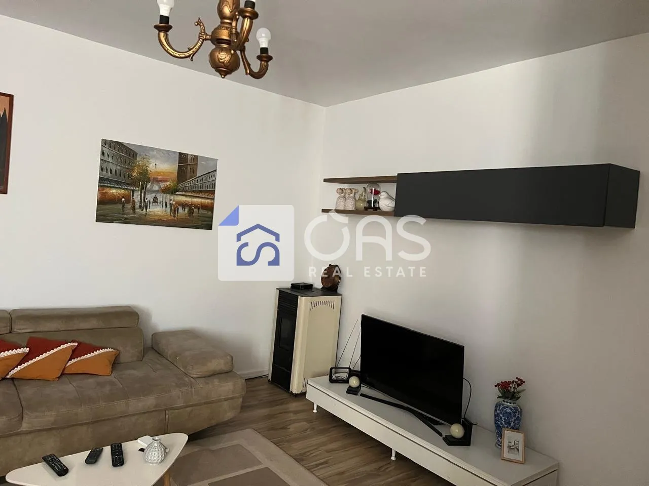 Apartament 3+1 me qera në Qsut, Tiranë, 140 m². Foto 1 nga 5