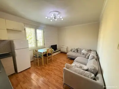Appartamento 2+1 in affitto ad Oxhaku, Tirana, 75 m². Foto 2 di 8