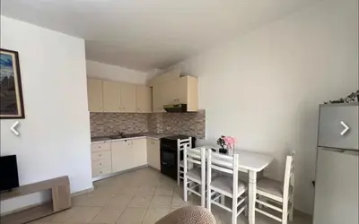 Apartament 2+1 me qera në Rruga 5 Maji, Tiranë, 100 m². Foto 3 nga 8