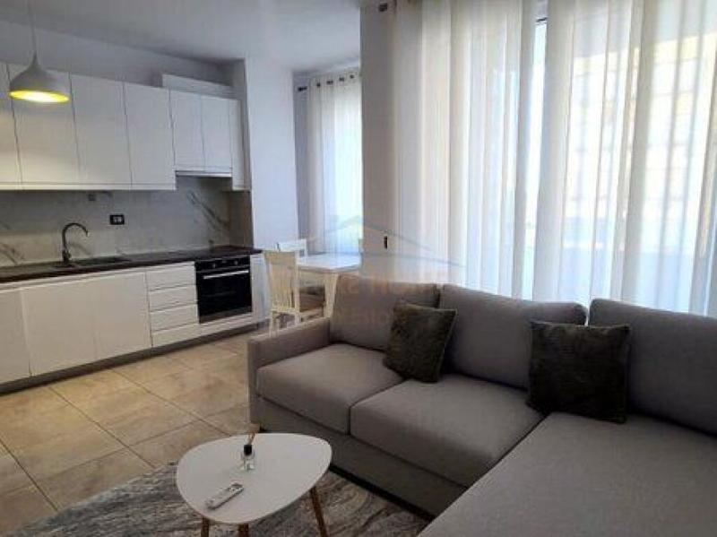 Apartament 1+1 në shitje në Rruga Xhanfize Keko, Tiranë, 66 m². Foto 2 nga 6