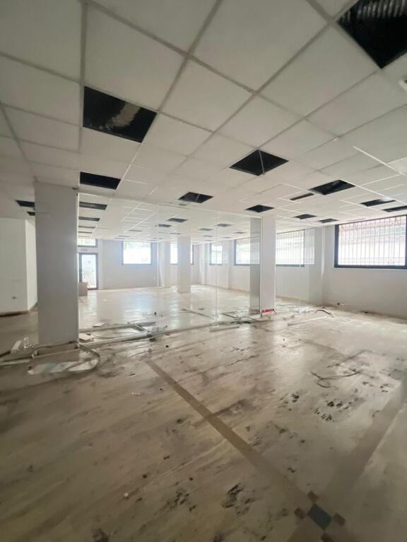 Parking me qera në RTSH (Radio Televizioni Shqiptar), Tiranë, 403 m². Foto 2 nga 3