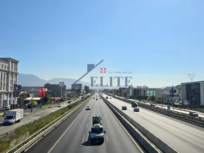 Magazinë në shitje në Autostrada Tirane - Durres, Tiranë, 560 m². Foto 4 nga 6
