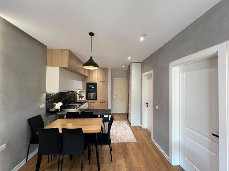 Appartamento 1+1 in vendita a 21 Dhjetori, Tirana, 69 m²