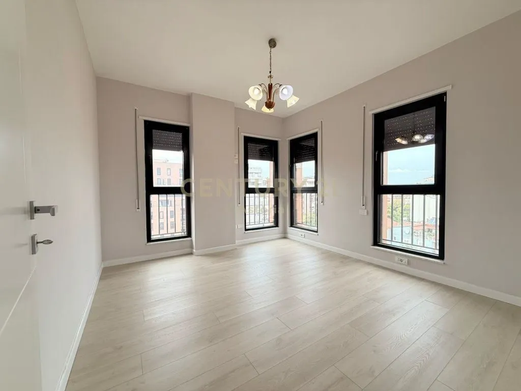 Apartment 2+1 for rent in Shkolla e Kuqe, Tirana, 119 m². Photo 1 of 5