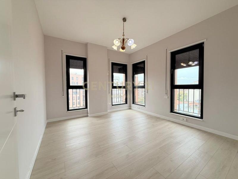 Appartamento 2+1 in affitto a Shkolla e Kuqe, Tirana, 119 m²