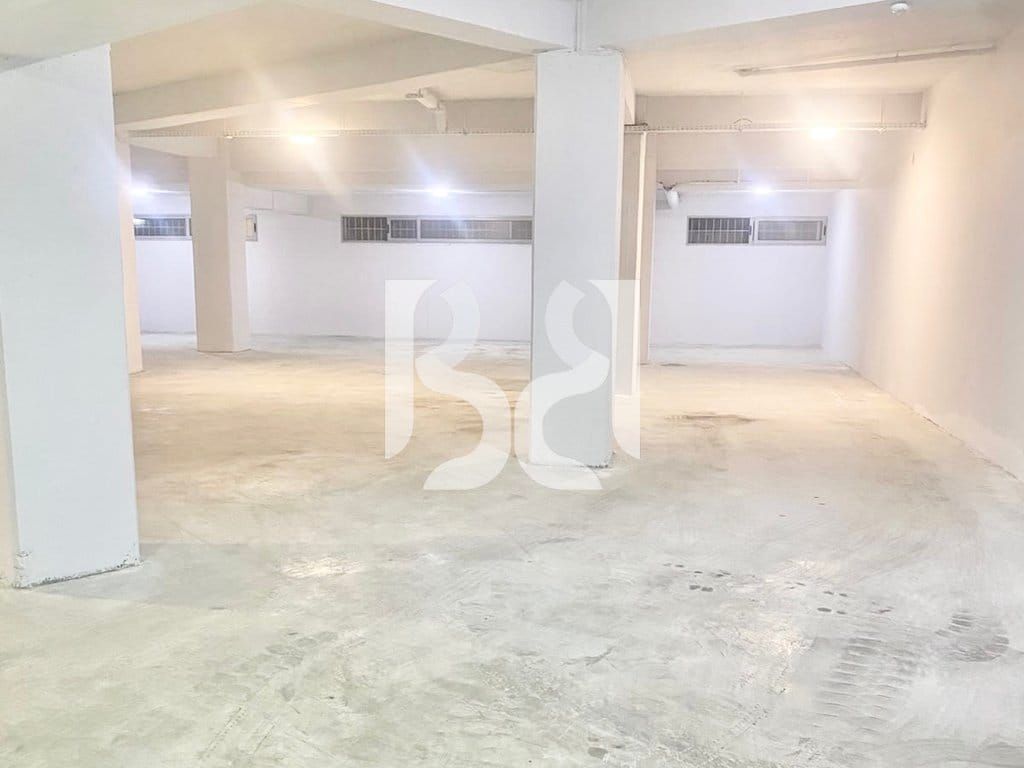 Magazinë me qera në Astir, Tiranë, 300 m². Foto 2 nga 3