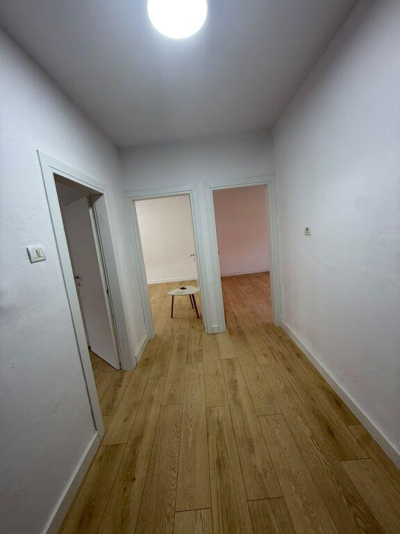 Apartament 2+1 në shitje në Shkolla 9-vjeçare "Qemal Mici", Durrës, 90 m². Foto 3 nga 5
