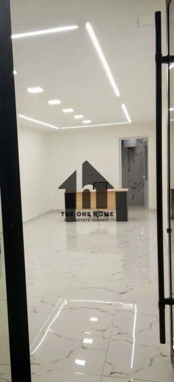 Negozio in vendita a Lulishtja Çajupi, Tirana, 31 m²