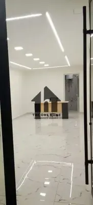 Negozio in vendita a Lulishtja Çajupi, Tirana, 31 m². Foto 1 di 3