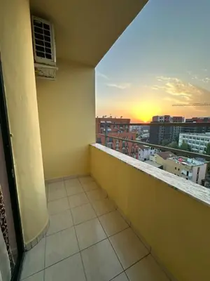 Apartament 1+1 në shitje në Rruga Muhamet Gjollesha, Tiranë, 80 m². Foto 4 nga 9