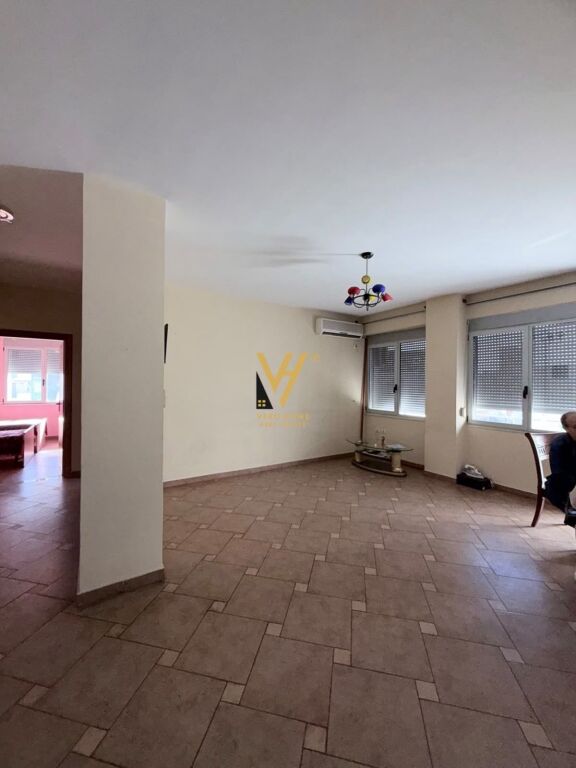 Apartament 2+1 në shitje në Vila Goldi, Tiranë, 113 m². Foto 2 nga 3