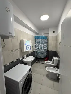 Apartament 2+1 me qera në Pallati me Shigjeta, Tiranë, 80 m². Foto 6 nga 7