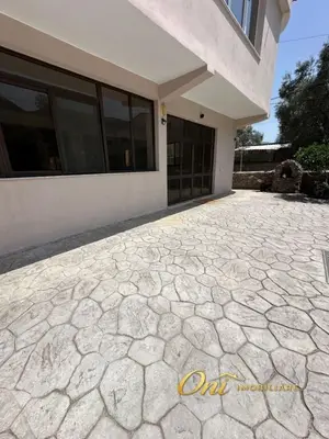 Ambient biznesi me qera në Autostrada Tirane-Elbasan, Tiranë, 220 m². Foto 6 nga 6
