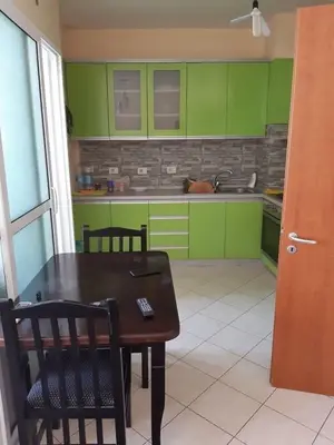 Apartament 1+1 me qera në Kthesa e Kamzës, Tiranë, 70 m². Foto 3 nga 3