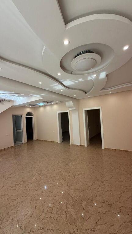 Zyrë me qera në Rruga e Elbasanit, Tiranë, 240 m²