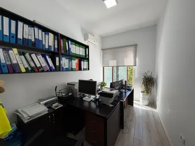 Ufficio in affitto a Square 21, Tirana, 42 m². Foto 6 di 6