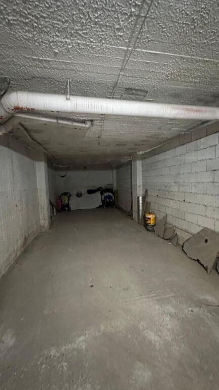 Garage for rent in Rruga Shoqeria Bashkimi, Durrës, 22 m²