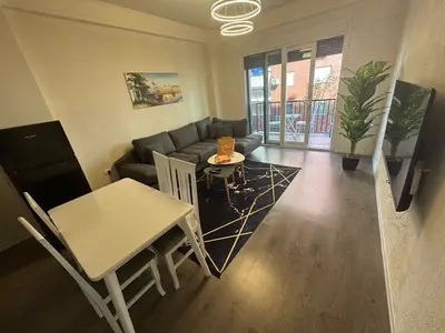 Appartamento 2+1 in affitto a Komuna e Parisit, Tirana, 70 m². Foto 2 di 6