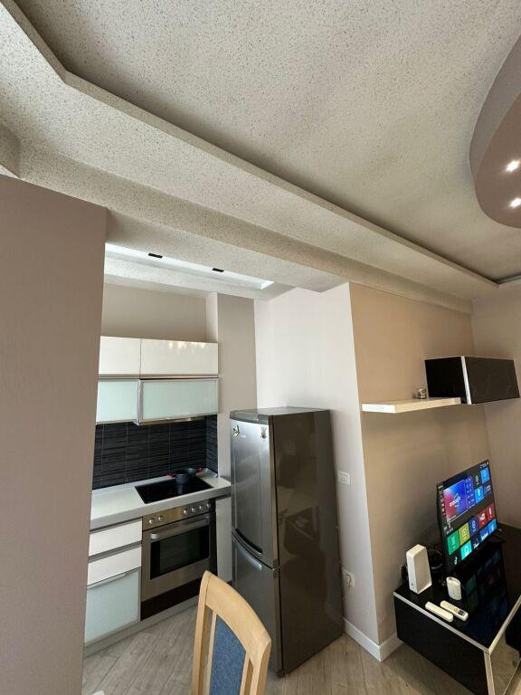 Apartament 1+1 me qera në Kristal Center, Tiranë, 65 m². Foto 6 nga 7