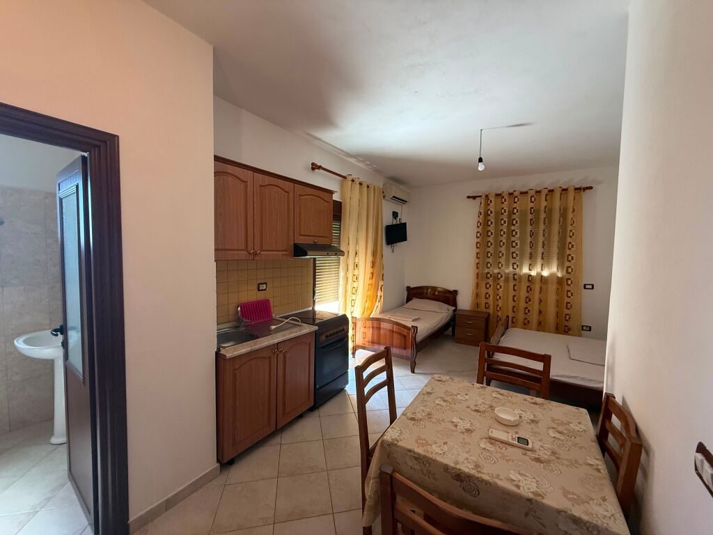 Garsoniere me qera në Rruga Rrota e Kuqe, Durrës, 47 m². Foto 1 nga 3