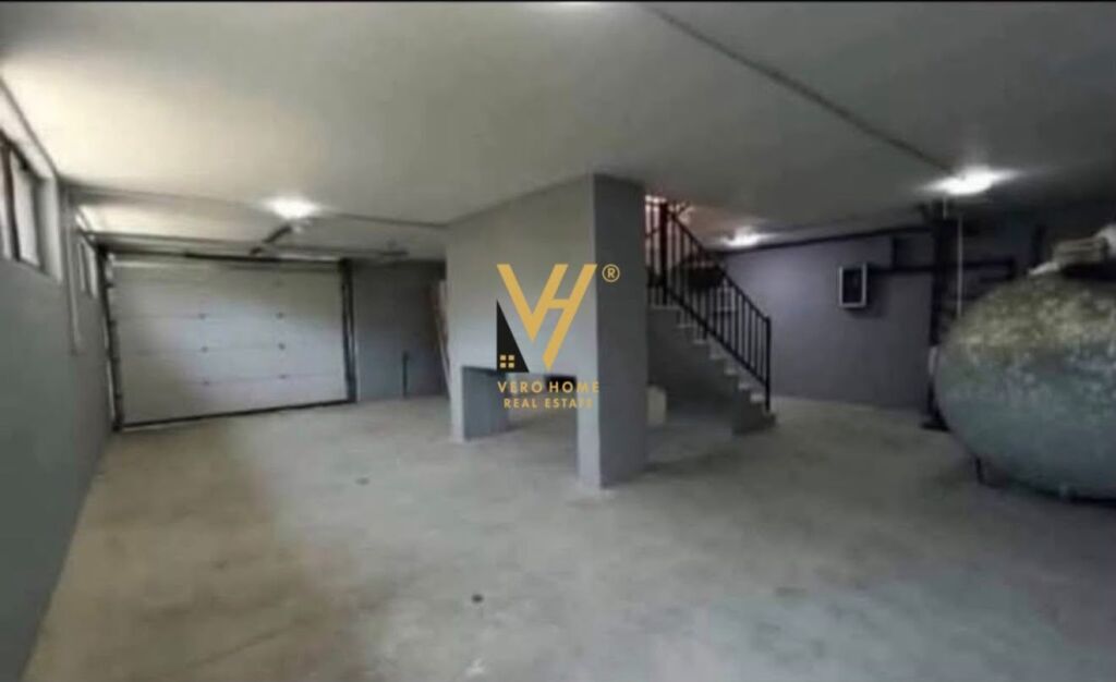 Vilë me qera në Rruga e Elbasanit, Tiranë, 992 m². Foto 3 nga 3