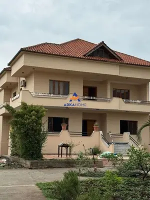 Villa in affitto ad Allias, Tirana, 1.000 m². Foto 1 di 3