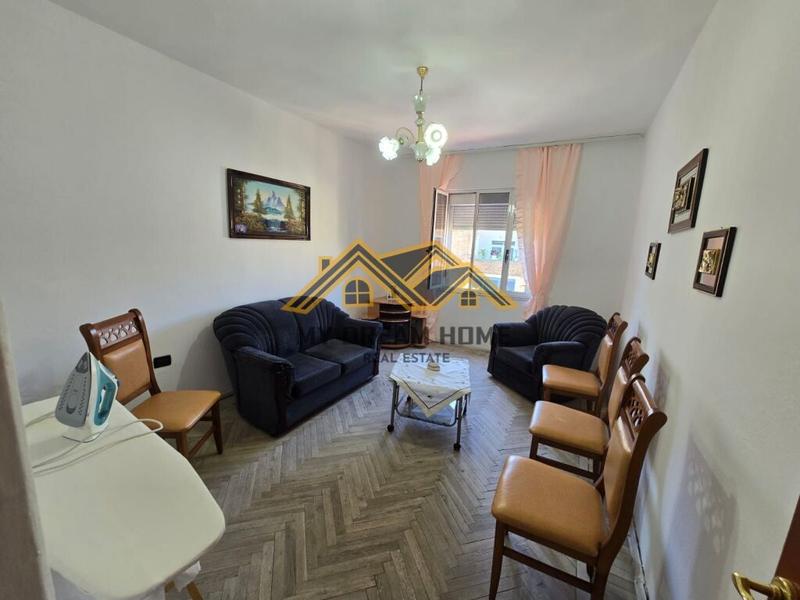 Appartamento 3+1 in vendita a Stacioni i Trenit, Durazzo, 123 m²