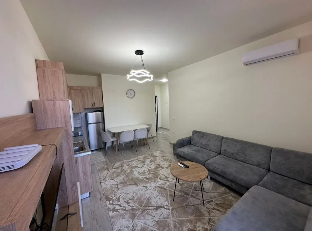 Apartament 1+1 në shitje në Rruga Riza Cerova, Tiranë, 69 m². Foto 1 nga 5