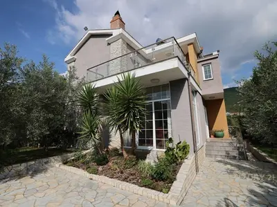 Vilë në shitje në Tufinë, Tiranë, 214 m². Foto 2 nga 6