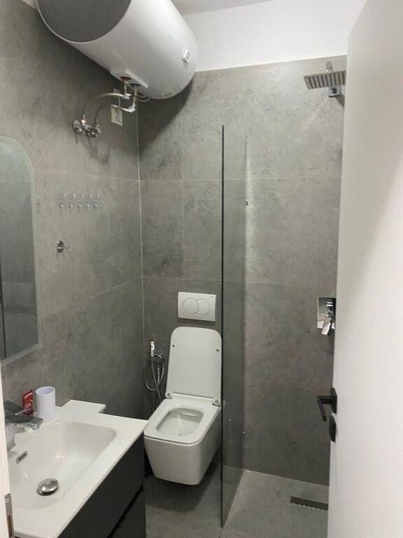Monolocale in affitto a Rruga e Bogdanëve, Tirana, 30 m²