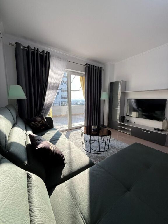Apartment 2+1 for rent in Rruga 5 Maji, Tirana, 140 m². Photo 1 of 3