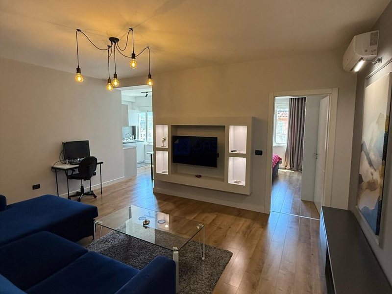 Appartamento 1+1 in affitto a Komuna e Parisit, Tirana, 72 m²