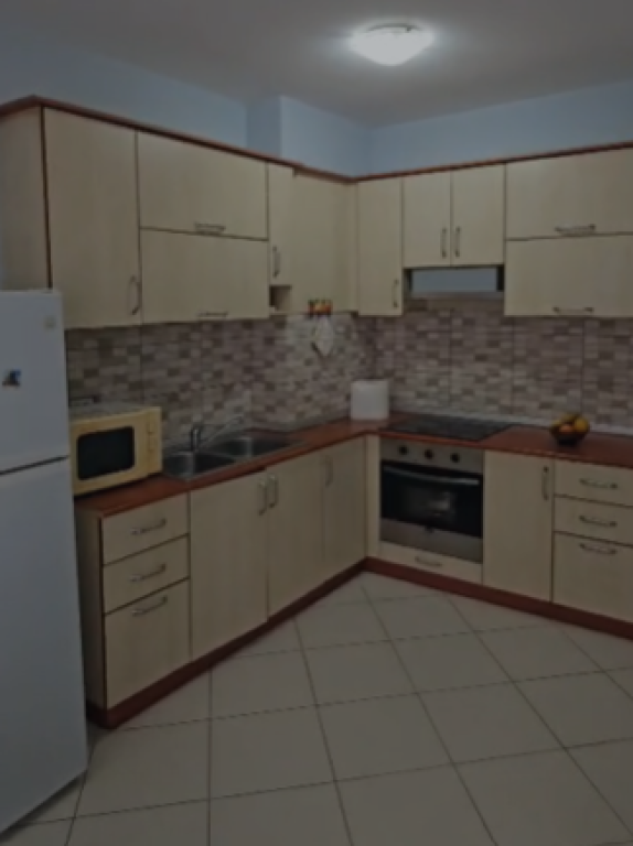 Apartment 2+1 for sale in Rruga e Barrikadave, Tirana, 110 m². Photo 1 of 3