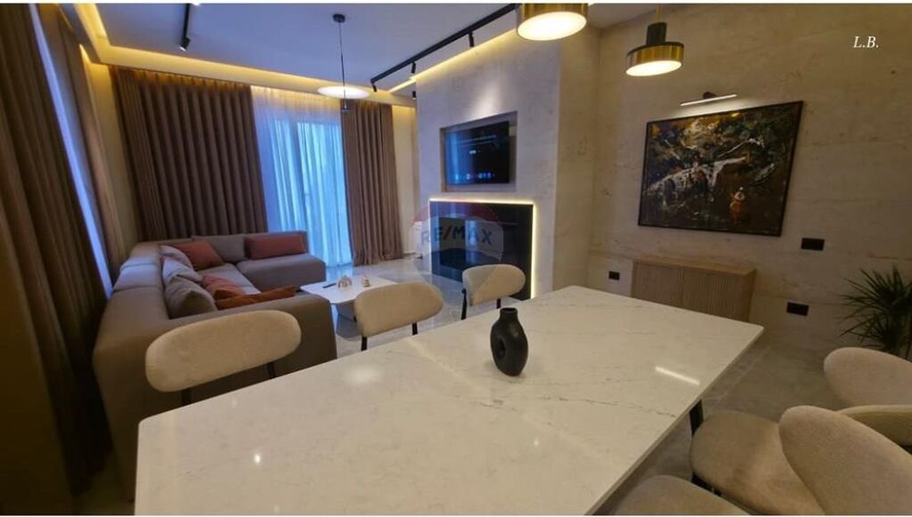 Attico in vendita a Secret Garden Residence, Tirana, 216 m². Foto 3 di 3