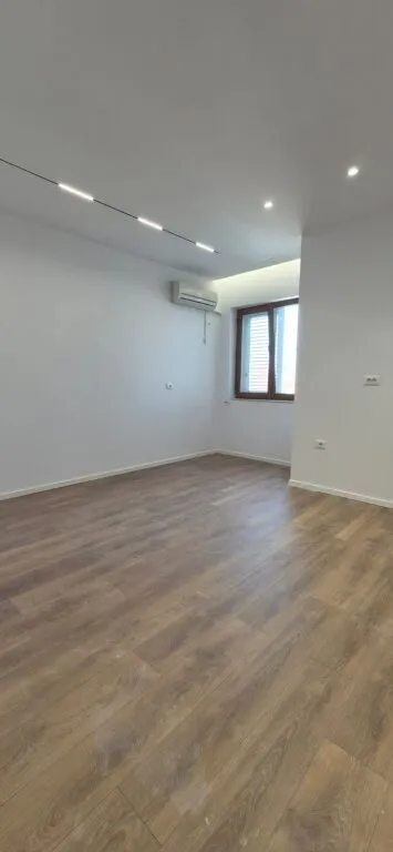 Apartament 2+1 në shitje në Rruga Fadil Bodinaku, Tiranë, 86 m². Foto 1 nga 9
