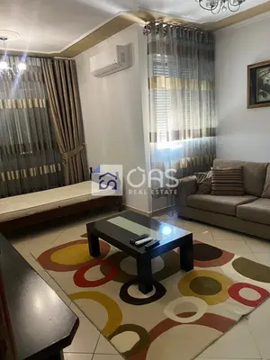 Apartament 2+1 me qera në Rruga e Kavajës, Tiranë, 80 m². Foto 2 nga 8