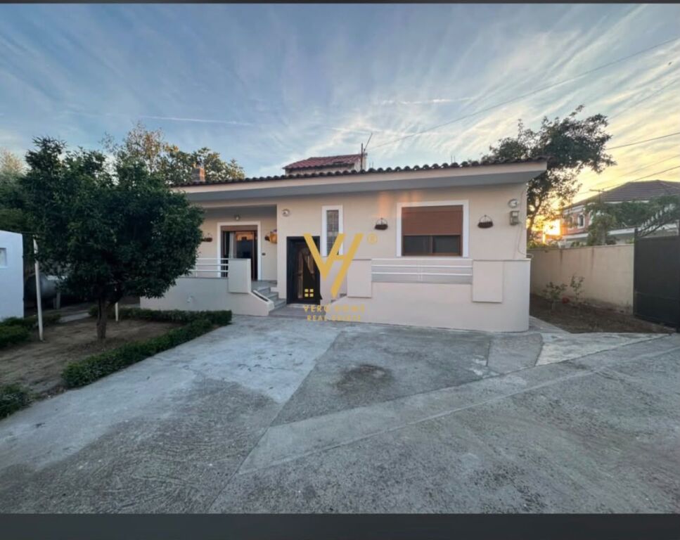 Shtëpi private në shitje në Kamëz, 601 m². Foto 1 nga 3