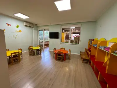 Ambient biznesi me qera në Ish Blloku, Tiranë, 175 m². Foto 9 nga 11