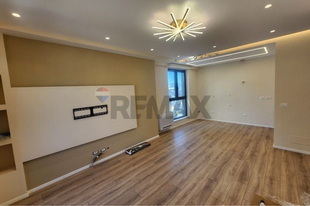 Apartment for sale in Bulevardi i Ri, Tirana, 104 m². Photo 1 of 3