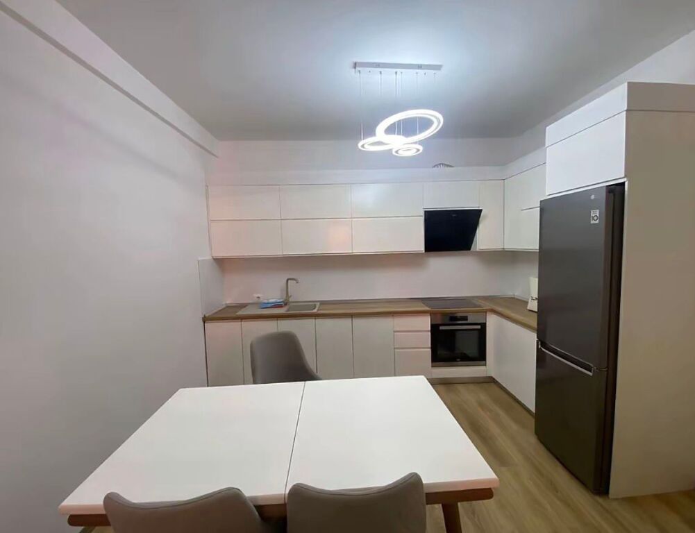 Apartment 2+1 for rent in Rruga 5 Maji, Tirana, 120 m². Photo 2 of 3