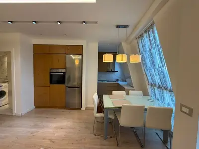 Apartament 1+1 me qera në Tiranë, 68 m². Foto 2 nga 7