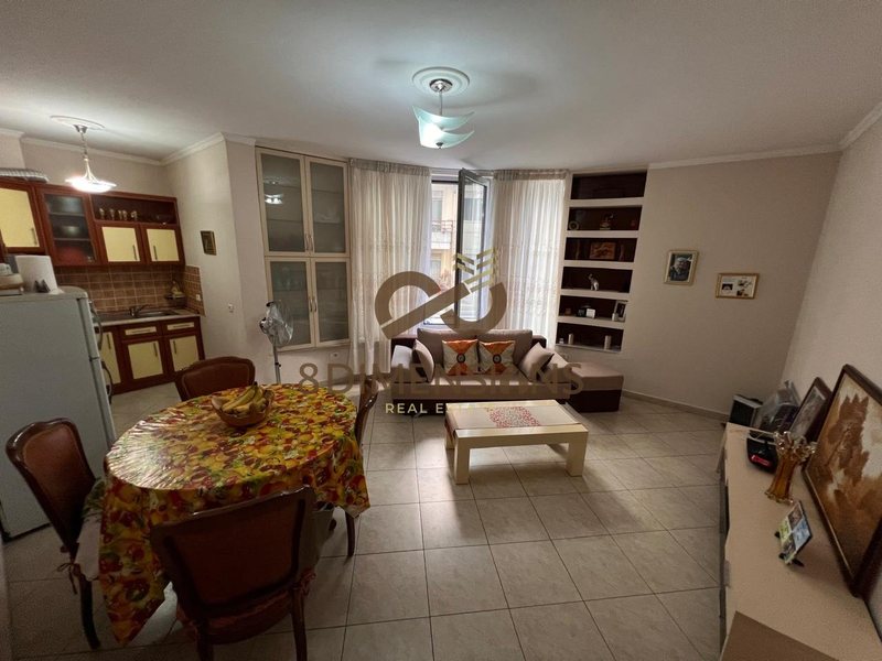 Apartament 1+1 në shitje në Rruga e Elbasanit, Tiranë, 87 m². Foto 2 nga 9