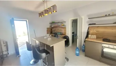 Vilë në shitje në Vishnjë, Tiranë, 1 410 m². Foto 3 nga 12